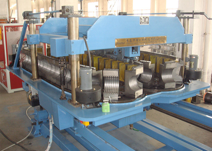 PP PVC PE 물결 모양 실을 꿰는 관 생산 설비 300-400kg/h