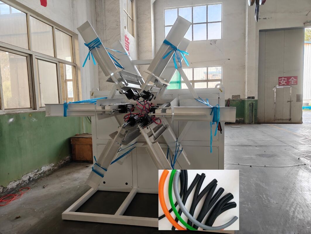 48개 몰드 수량 및 Siemens PLC 제어, 고효율 생산을 위한 이중벽 골판형 파이프 압출 라인