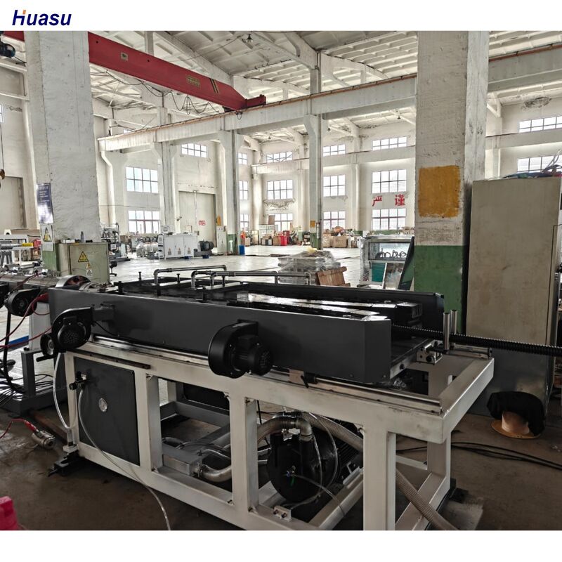 PLC 제어 방식의 단일 벽 골판지 파이프 압출 라인으로 반자동에서 완전 자동 작동을 제공하며 Schneider/Siemens 전기 부품을 사용합니다.