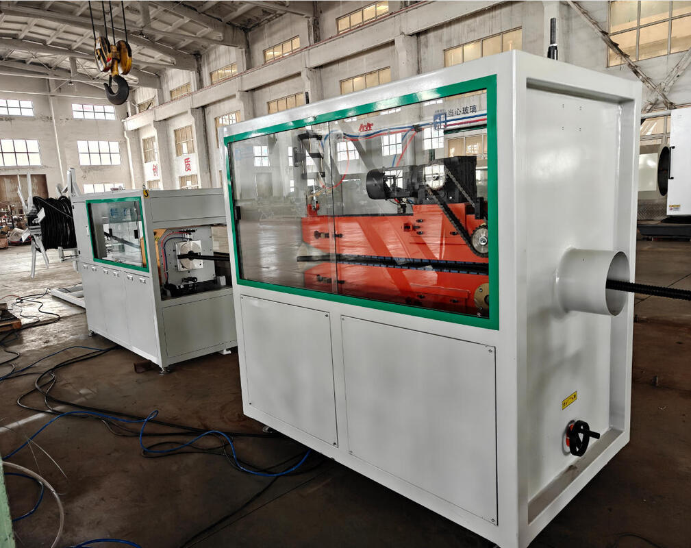 Schneider Siemens 전기 부품이 장착된 강철 단일벽 골판지 파이프 압출 라인, 1년 보증, 배럴 질화 깊이 0.4～0.7 mm