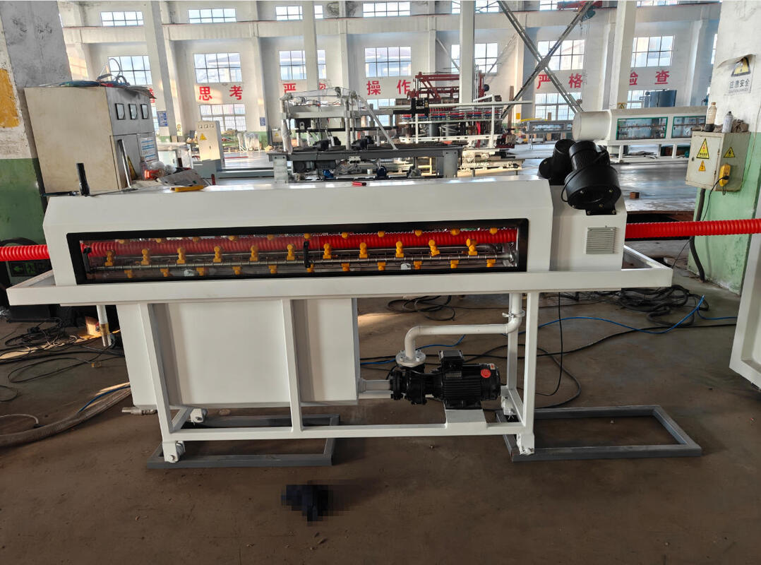 지멘스 전기 및 100kg/h - 2000kg/h 생산 능력을 갖춘 일체형 압출기 이중벽 골판관 압출 라인