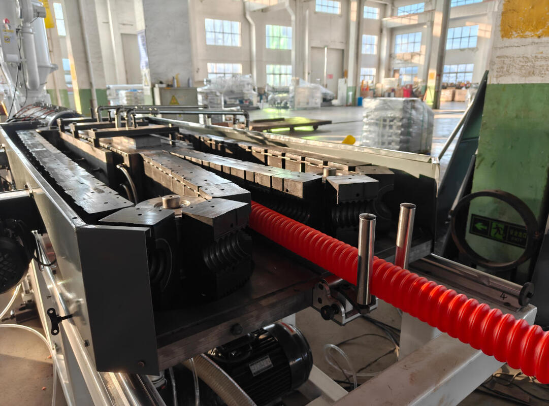 높은 출력 듀얼 벽 류류 파이프 추출 라인 Siemens 전기 부품 및 압력 물 냉각 PP PE PVC