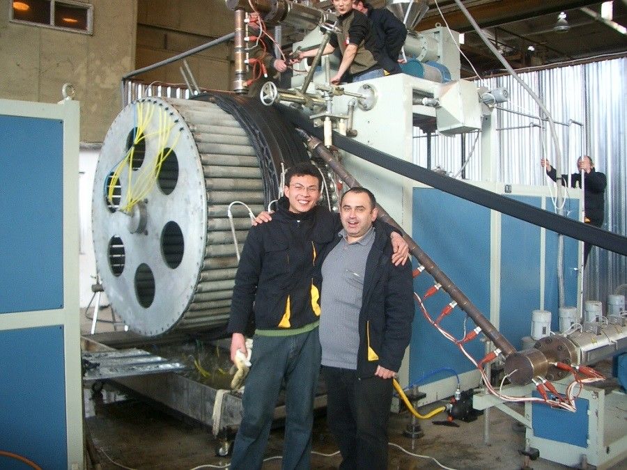 거대한 직경 속이 텅빔 HDPE 관 밀어남 선 벽 나선 관 생산 라인